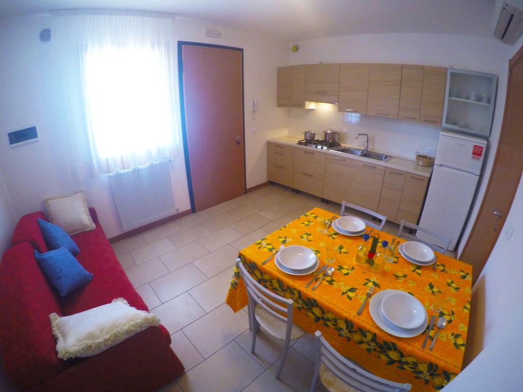 Residence Le Piramidi Caorle Bagian luar foto