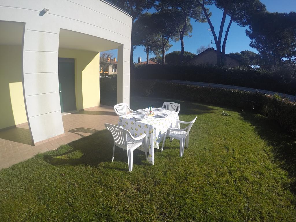 Residence Le Piramidi Caorle Bagian luar foto