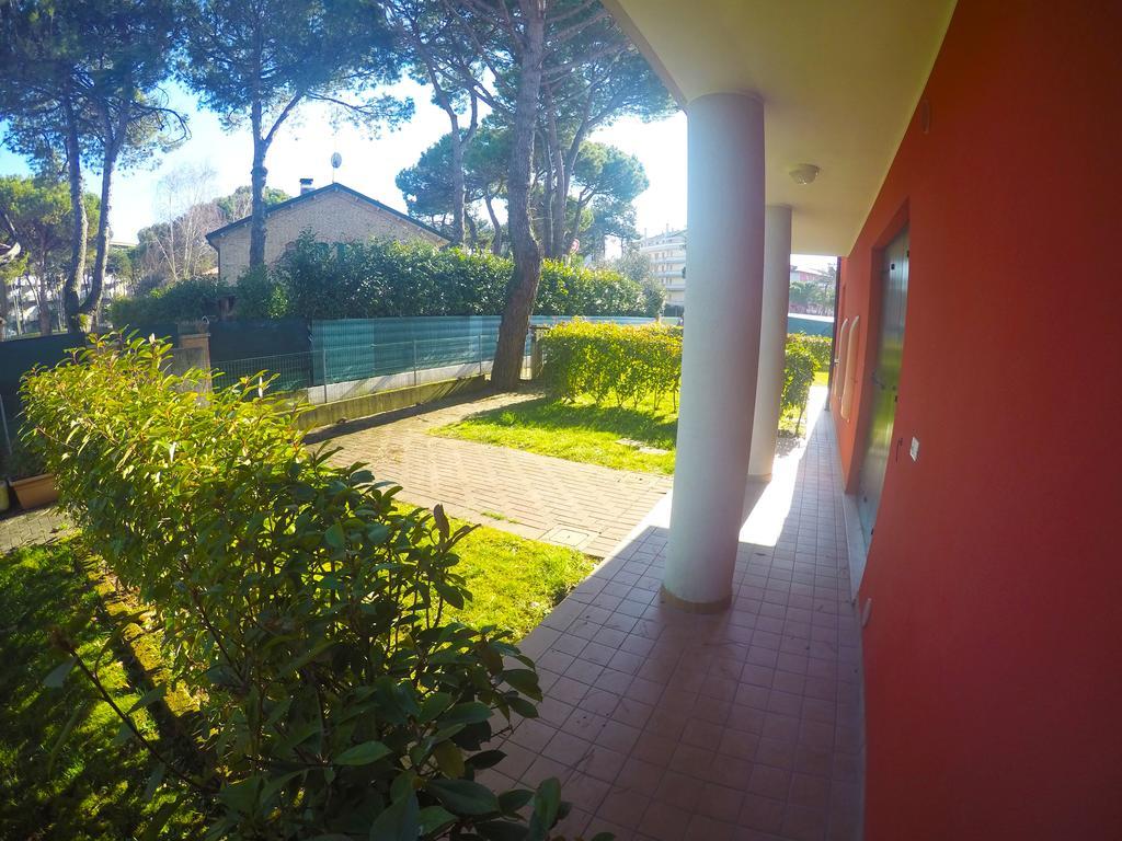 Residence Le Piramidi Caorle Bagian luar foto